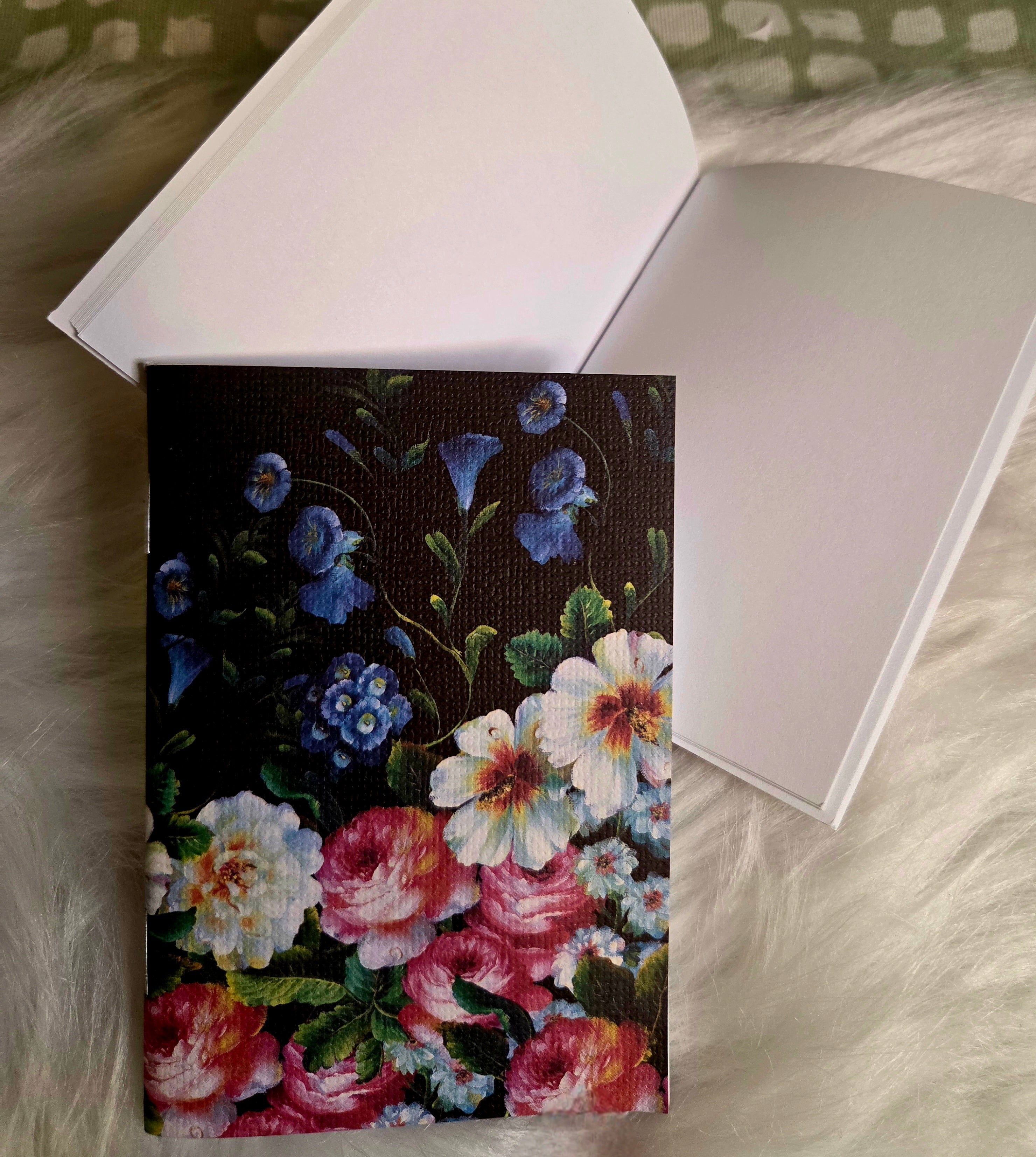 Textured Flower Pocket Journlette Unruled