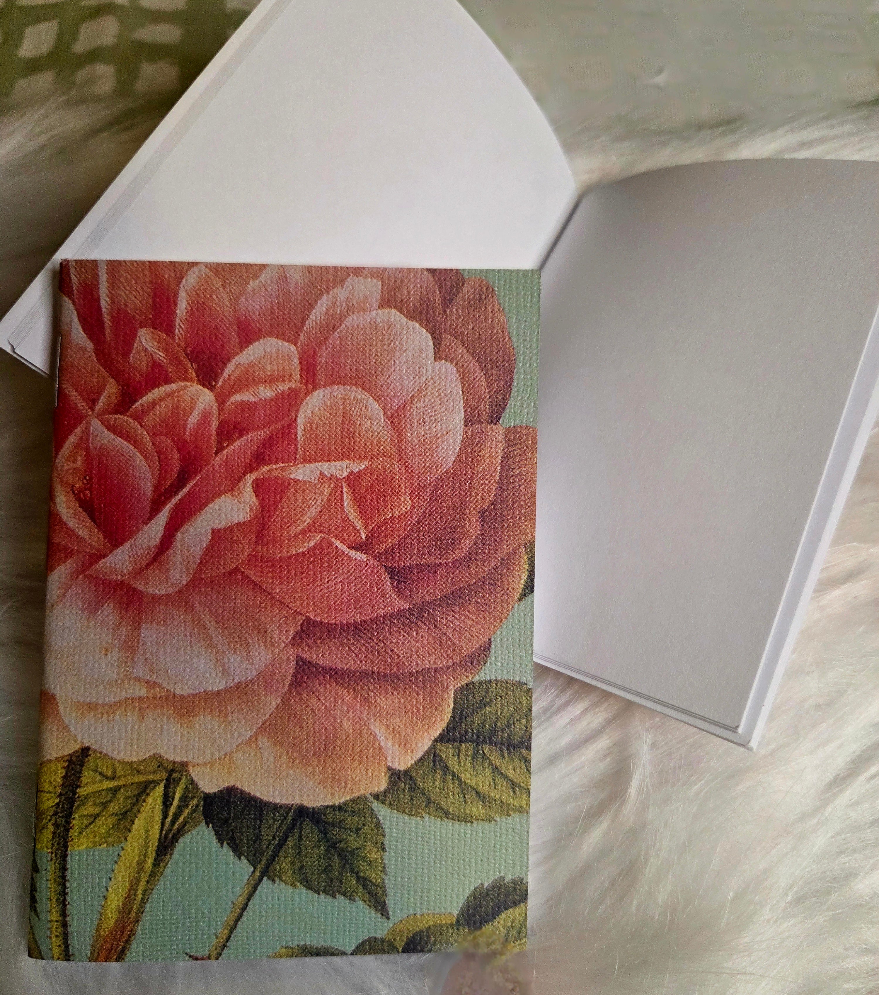 Textured Flower Pocket Journlette Unruled